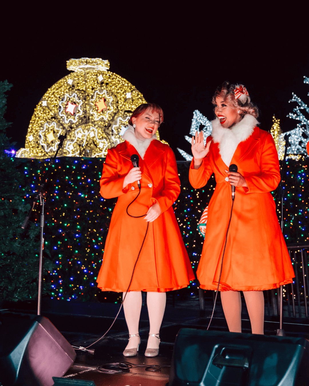 best-holiday-events-in-north-america-winter-fun-family-friends-group-entertainment-14 Best winter events - Moments at Enchant