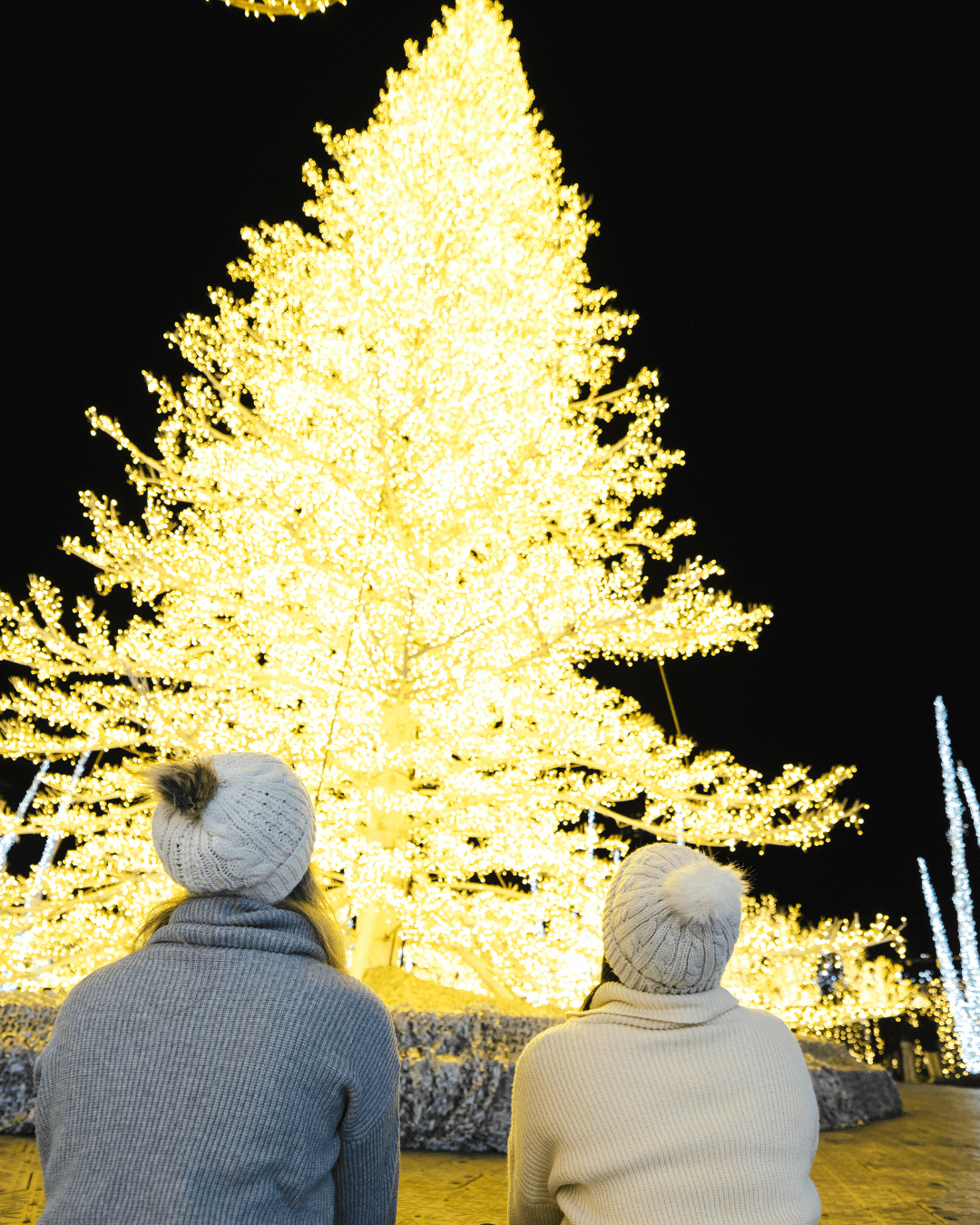 best-holiday-events-in-north-america-winter-fun-family-friends-group-entertainment-8 Best winter events - Moments at Enchant